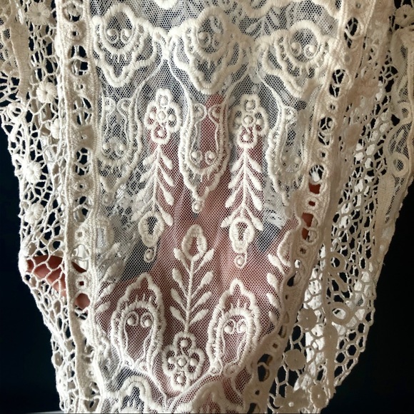 🍒 2/20$ Garage Crochet Ivory Top - Picture 9 of 12